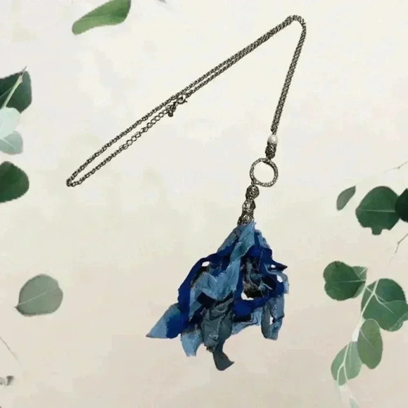 NWOT UNIQUE BLUE FABRIC TASSLE STATEMENT NECKLACE - Picture 2 of 2